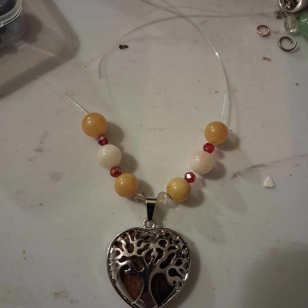 Chic Silver Heart Necklace with Yellow and White Beads
